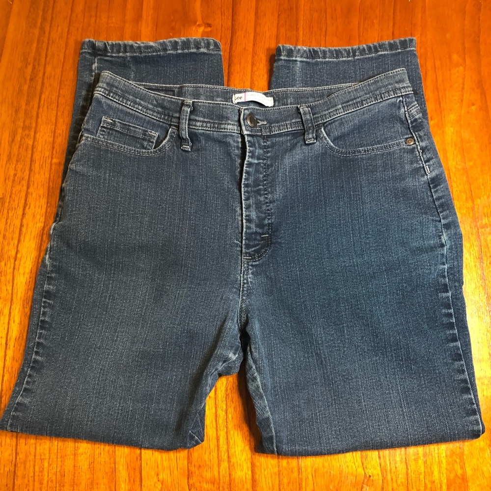 Lee classic fit at the waist straight leg jeans